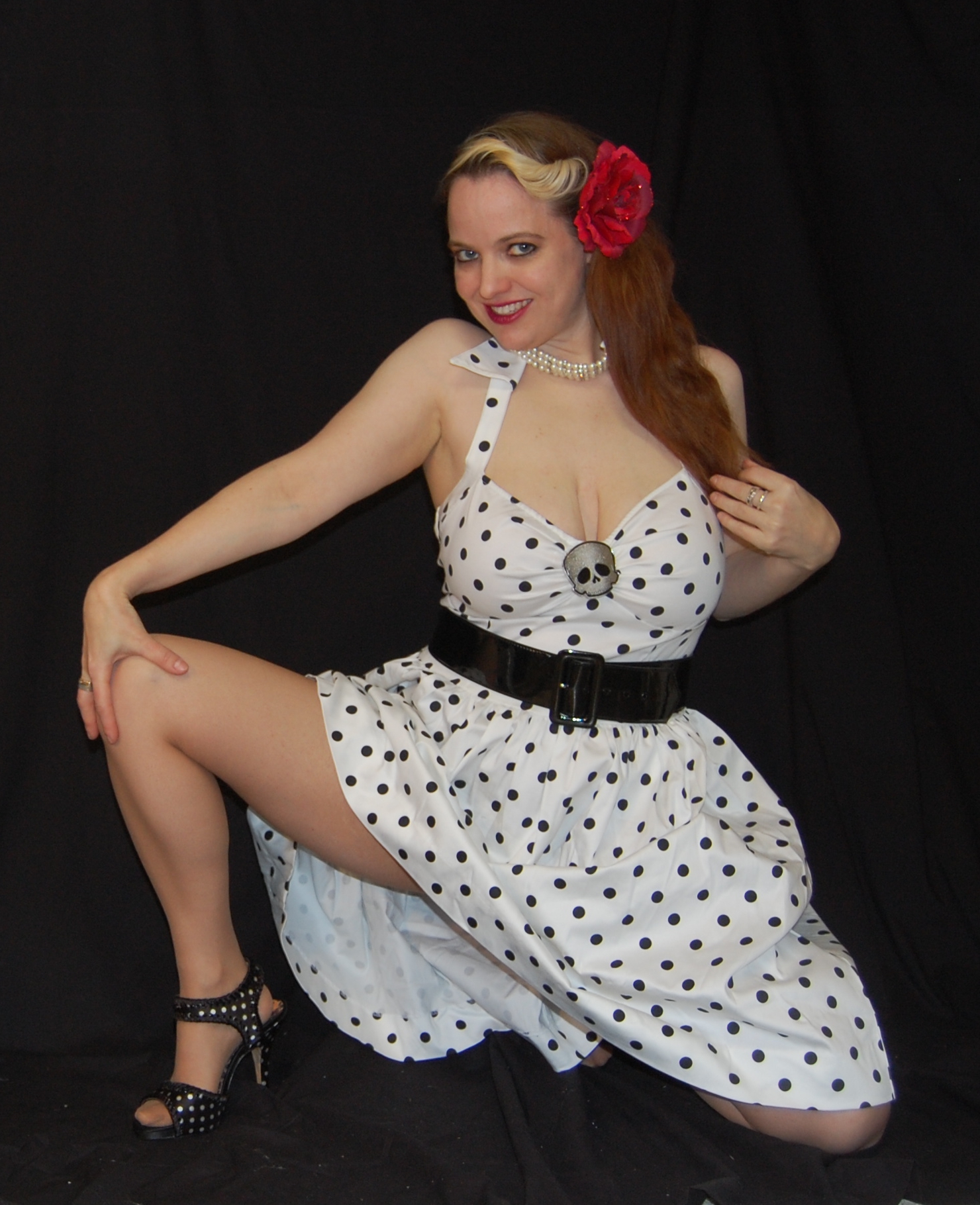 2010 Fife pinup white dress 0650