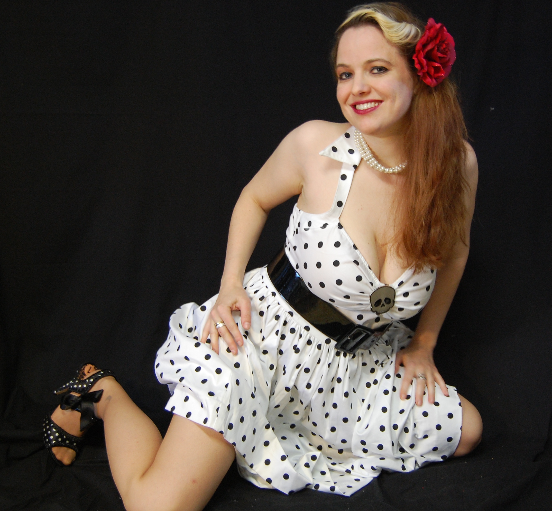 2010 Fife pinup white dress 0668