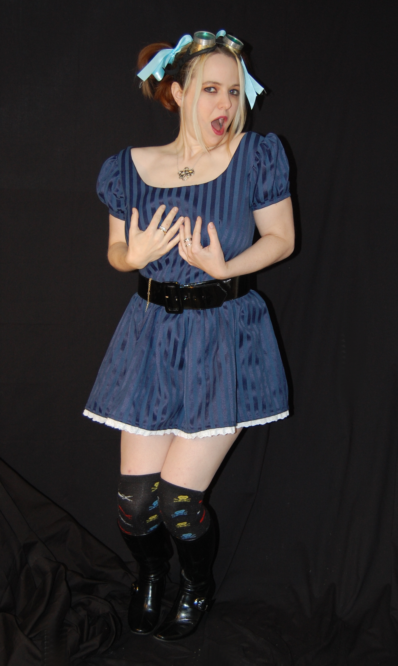 DarkStrangeAlice-Fife 0401