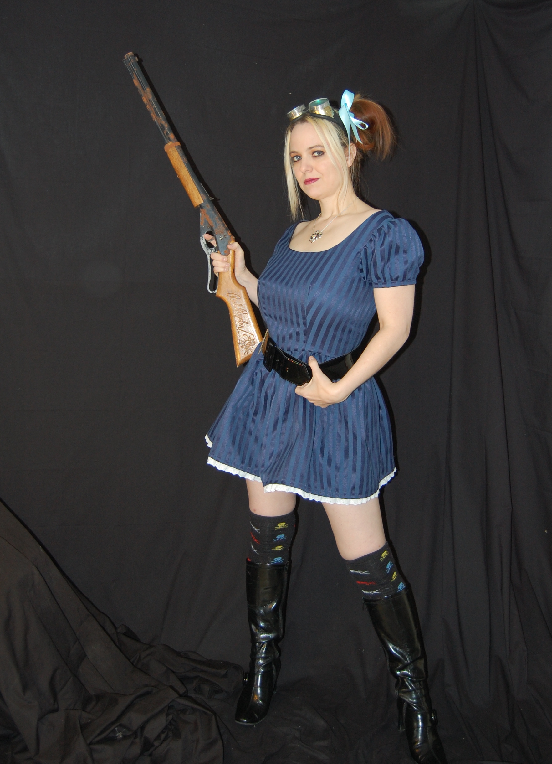 DarkStrangeAlice-Fife 0406