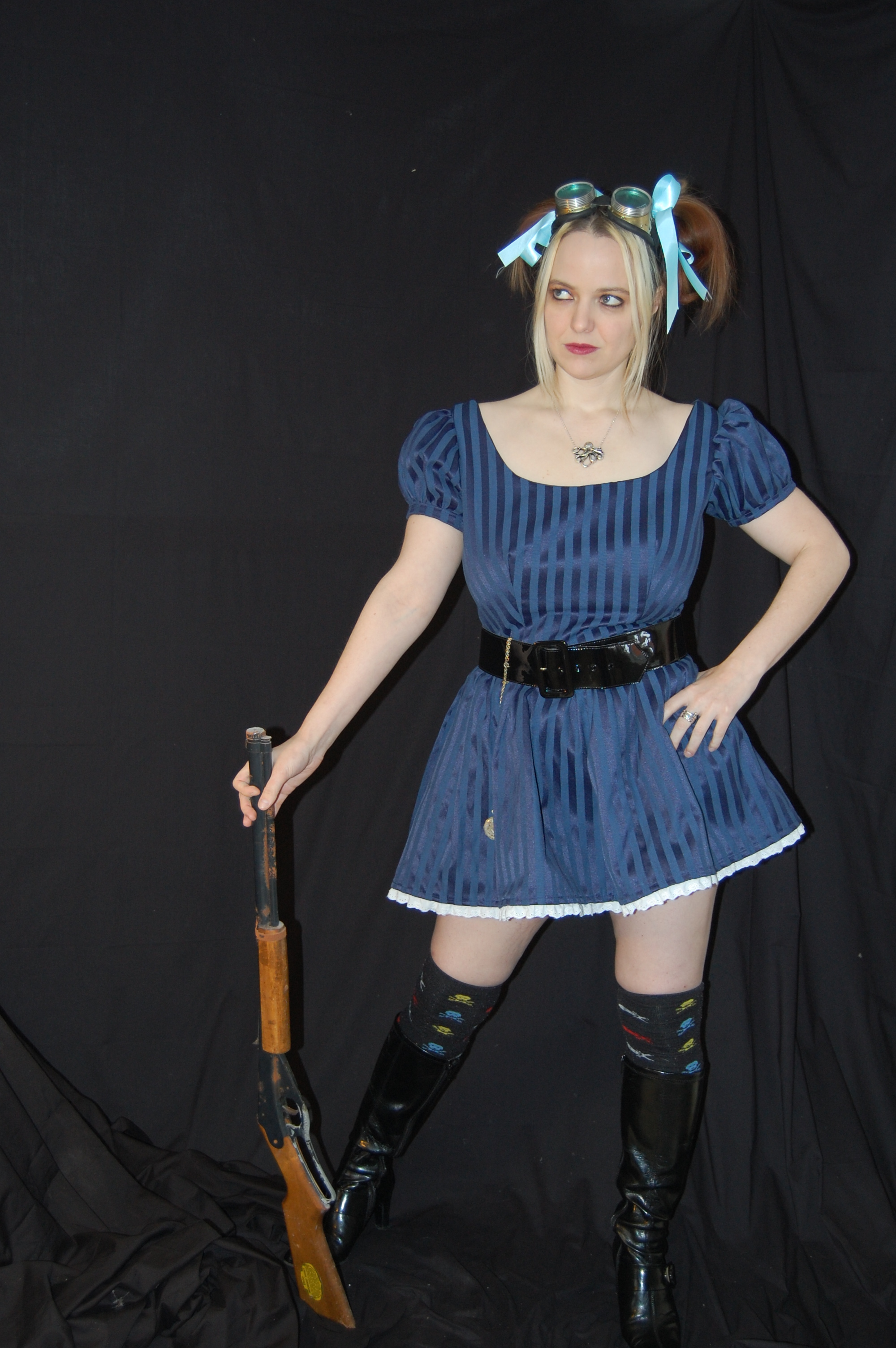 DarkStrangeAlice-Fife 0410
