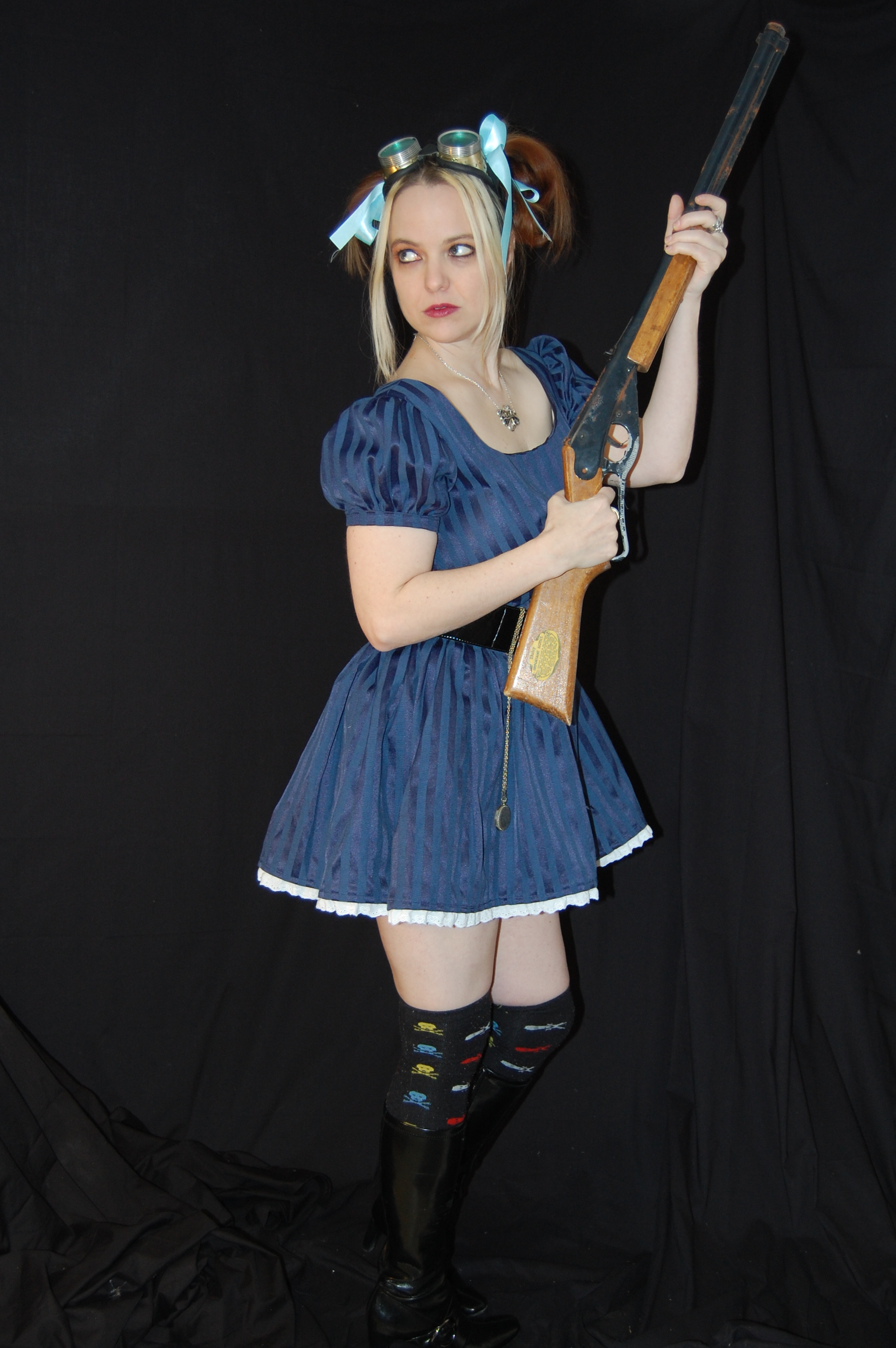 DarkStrangeAlice-Fife 0419