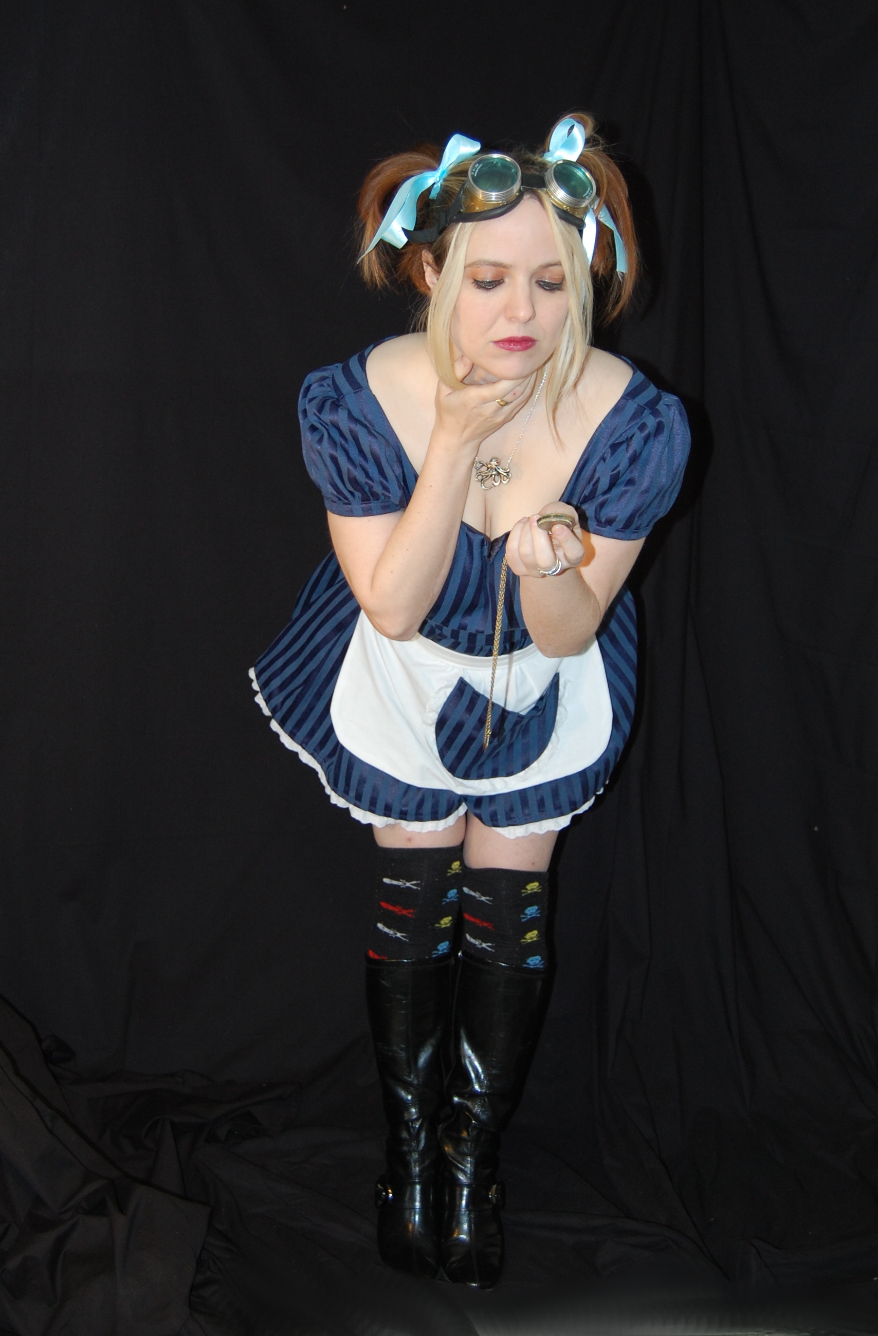 DarkStrangeAlice-Fife 0453