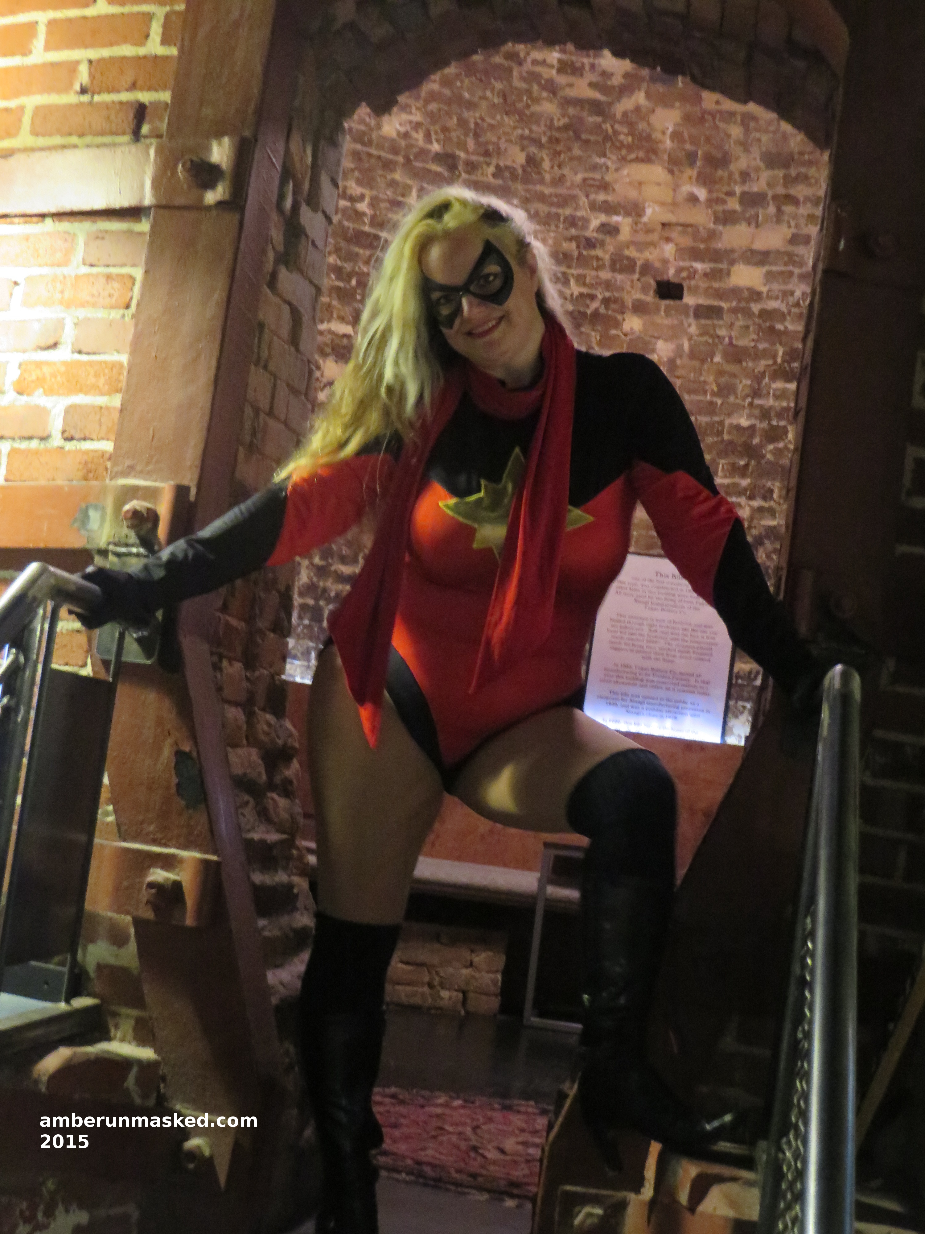 amber-cafe10-wm shw2015 moonstone ms marvel