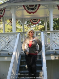 Amber Love as Leslie Knope