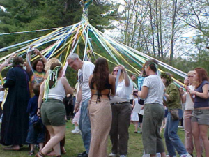 may pole weaving 2004